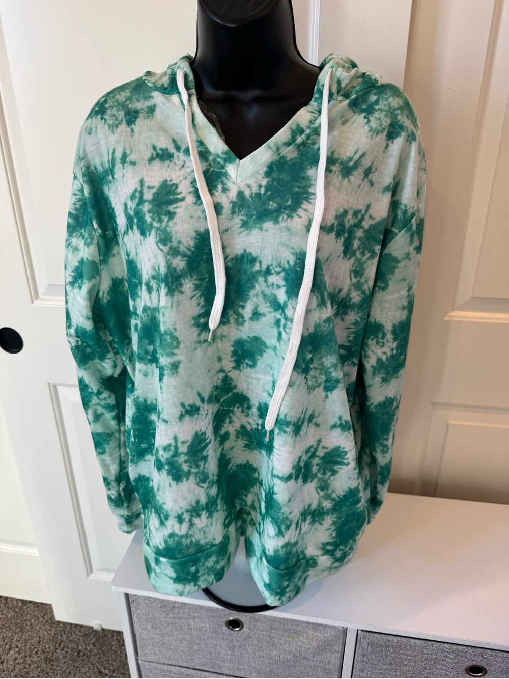 Bobbie Brooks Green Tie-Dye V-Neck Hooded Sweater